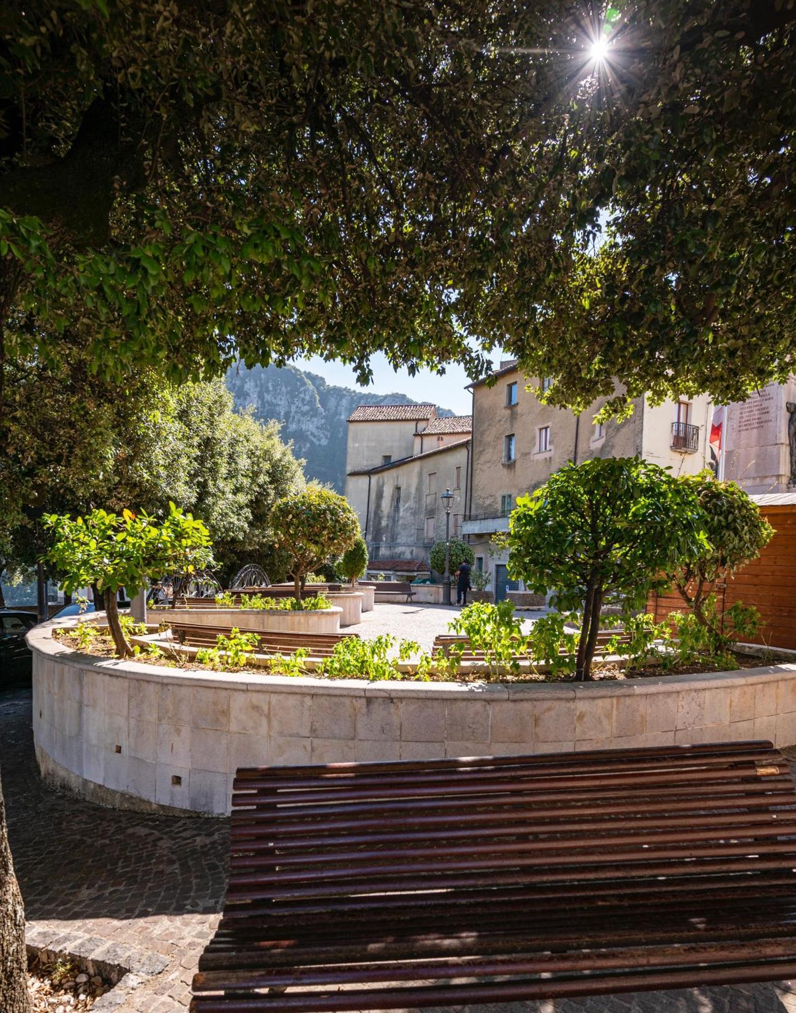 Piazza Laurino Apartments Basic Excursions Alto Cilento Cammino Giubilare Di Santelena Extérieur photo