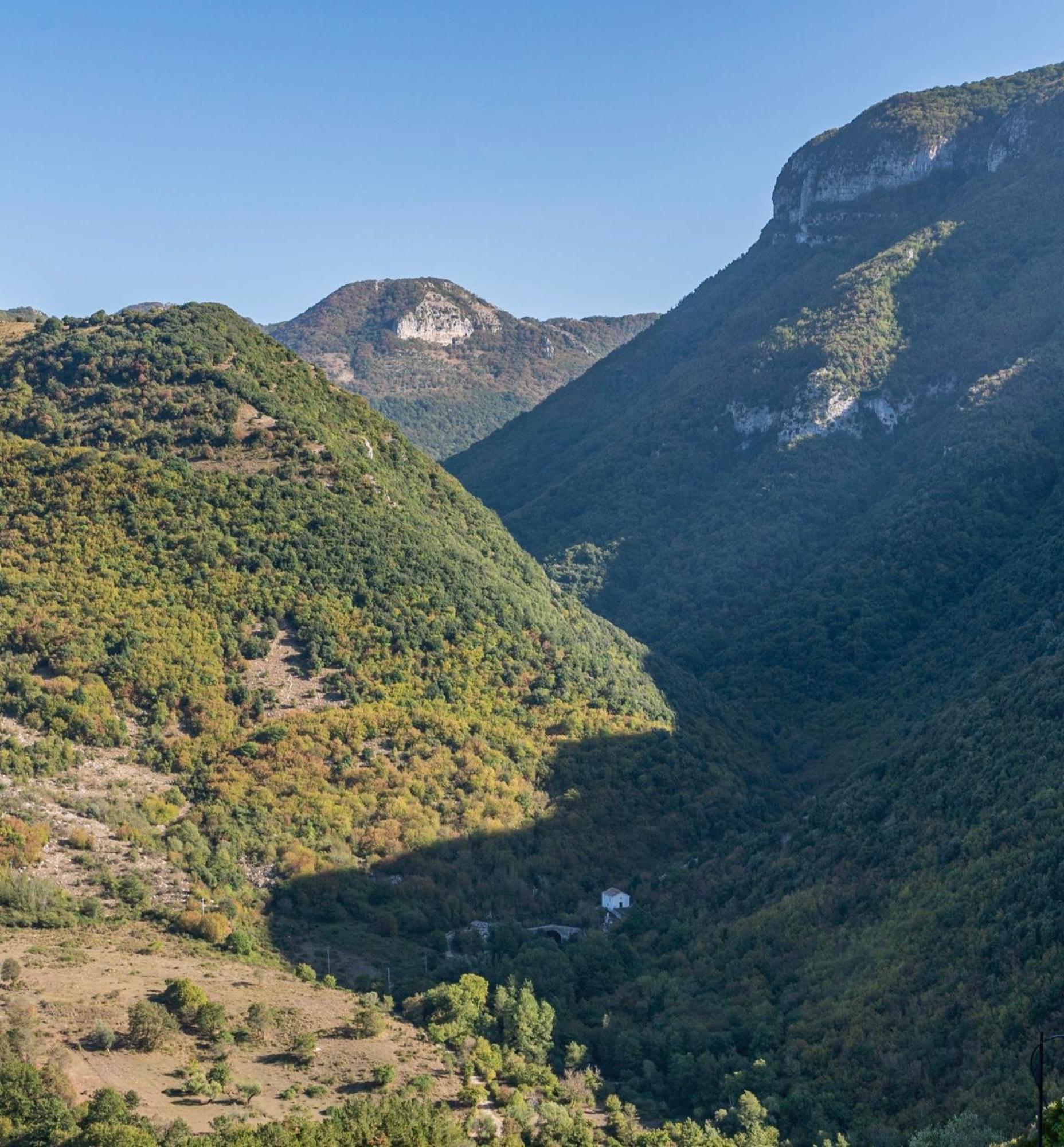 Piazza Laurino Apartments Basic Excursions Alto Cilento Cammino Giubilare Di Santelena Extérieur photo